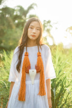 Load image into Gallery viewer, Goulu statement organge jute and conch necklace