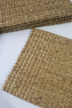 Load image into Gallery viewer, WATER HYACINTH PLACEMAT