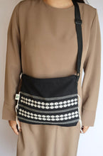 Load image into Gallery viewer, HANDLOOM SLING BAG
