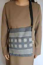 Load image into Gallery viewer, HANDLOOM SLING BAG
