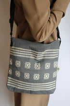 Load image into Gallery viewer, HANDLOOM SLING BAG
