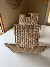 Load image into Gallery viewer, Book/magazine holder in wave form made of banana fibre
