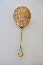 Load image into Gallery viewer, RUNWAY BAMBOO TEA STRAINER
