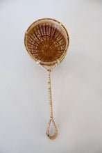 Load image into Gallery viewer, RUNWAY BAMBOO TEA STRAINER
