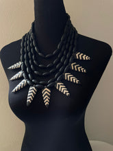 Load image into Gallery viewer, RUNWAY NAGALAND NECKLACE
