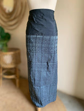 Load image into Gallery viewer, Runway Nagaland handloom mekhala

