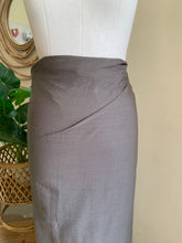 Load image into Gallery viewer, Runway Handloom Mekhala
