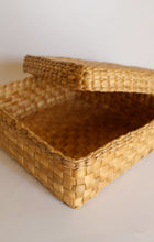 Load image into Gallery viewer, Water Hyacinth Storage Basket with Lid
