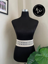 Load image into Gallery viewer, Handloom Highwaist Belt
