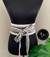 Load image into Gallery viewer, Handloom Highwaist Belt
