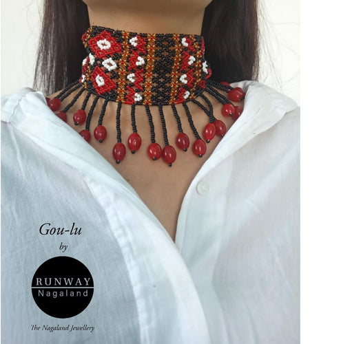 RUNWAY NAGALAND CHOKER